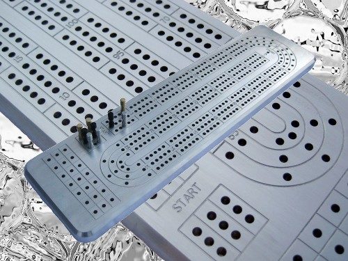 This solid aluminum cribbage board is a top selection contender for the “2016” cribbage board season, and as long as it is being offered at the current price, CribbageBoardsFor Sale.com is giving it a double thumbs up. 